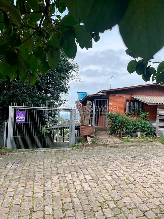 Casa com 2 moradias no São Ciro