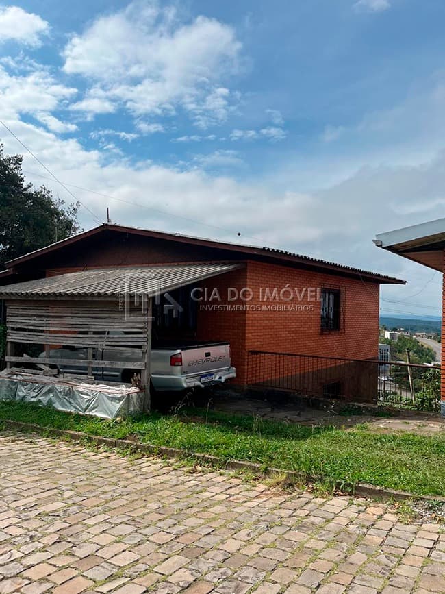 Casa com 2 moradias no São Ciro