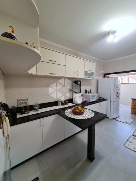 Apartamento com 02 dormitórios e 01 vaga de garagem no bairro Cristo Redentor em Caxias do Sul
