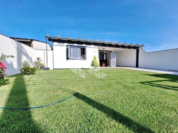 Casa semimobiliada à venda no bairro Centro, Cidreia/RS