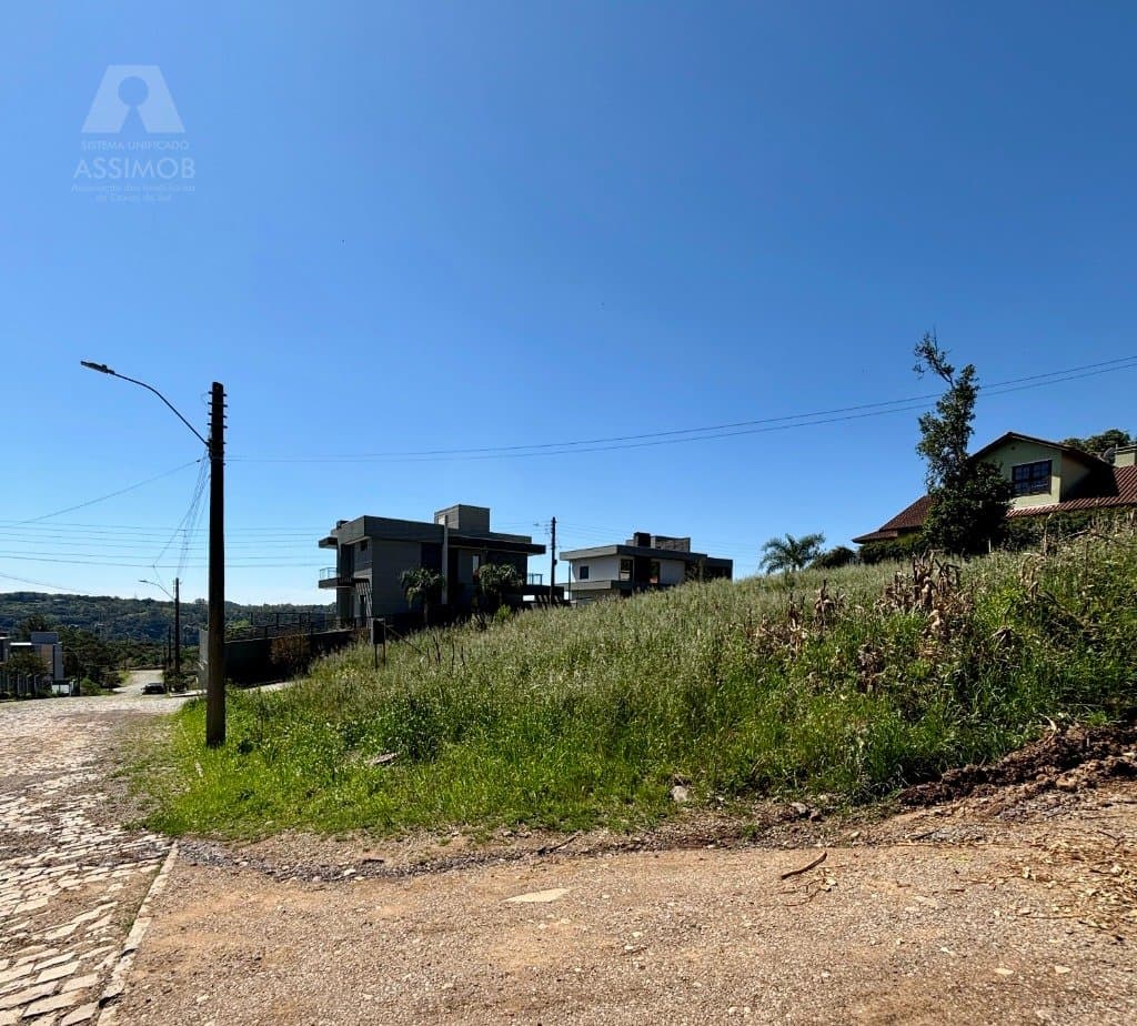 Terreno no Nossa Senhora da Saúde