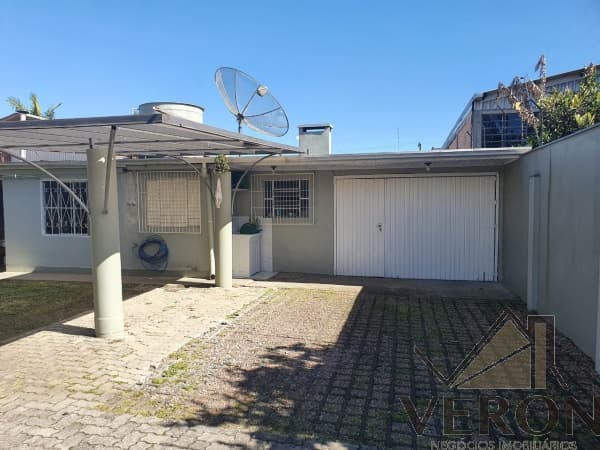 Venda de 3 casas em Caxias do Sul, bairro Interlagos