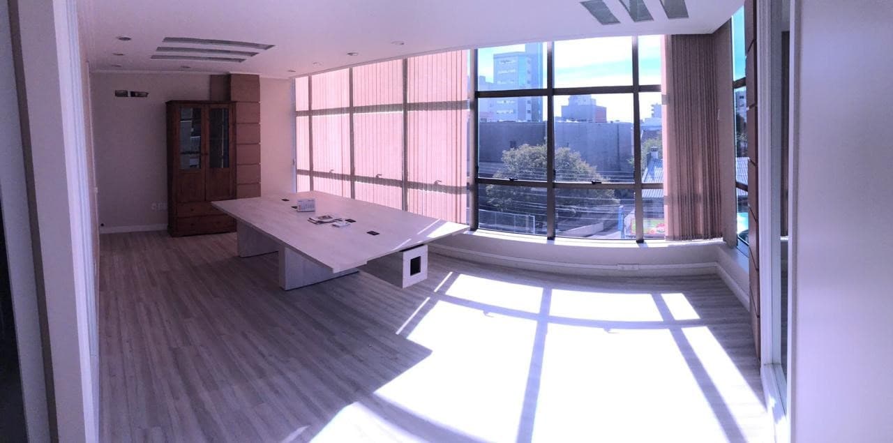 Venda de Salas Comercial em Caxias do Sul, bairro São Pelegrino