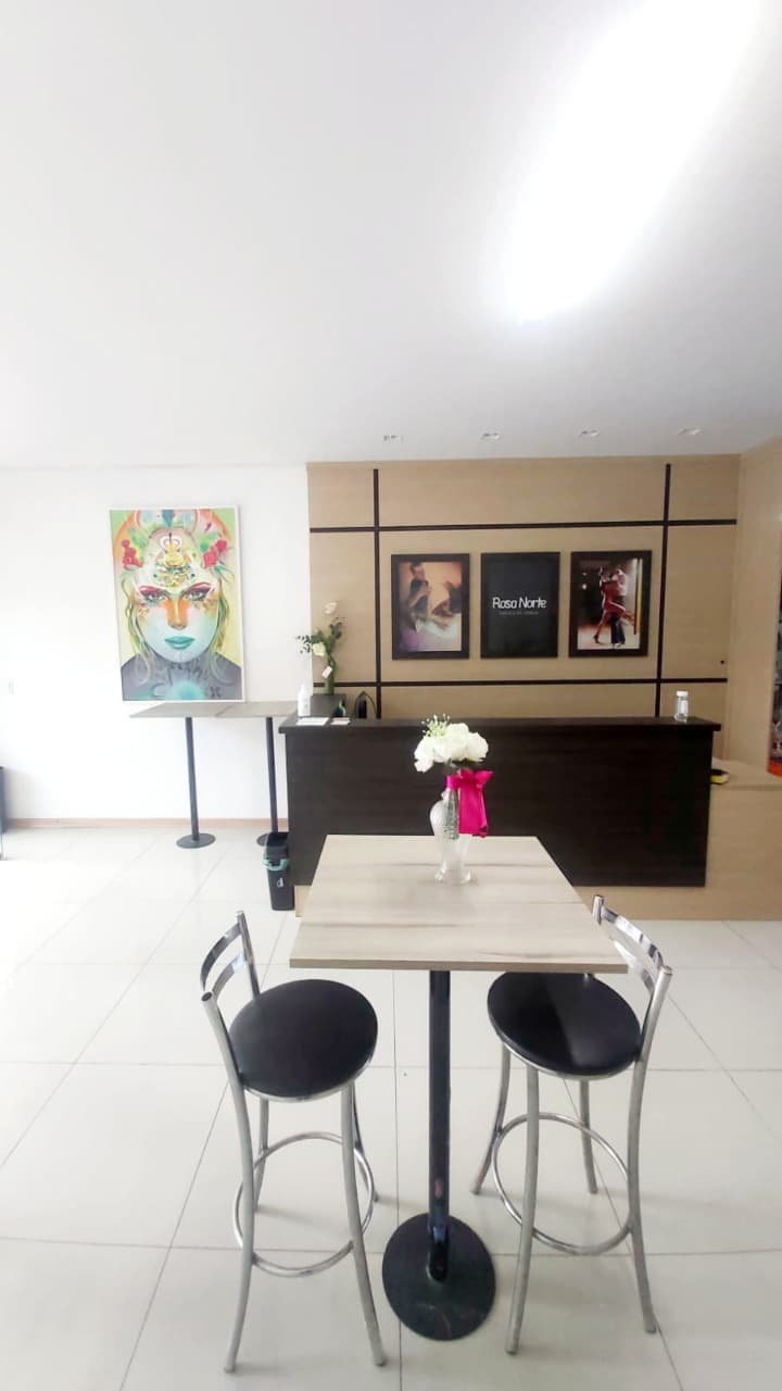 Venda de Salas/Conjuntos em Caxias do Sul-RS, bairro Centro e 242m² Área Terreno