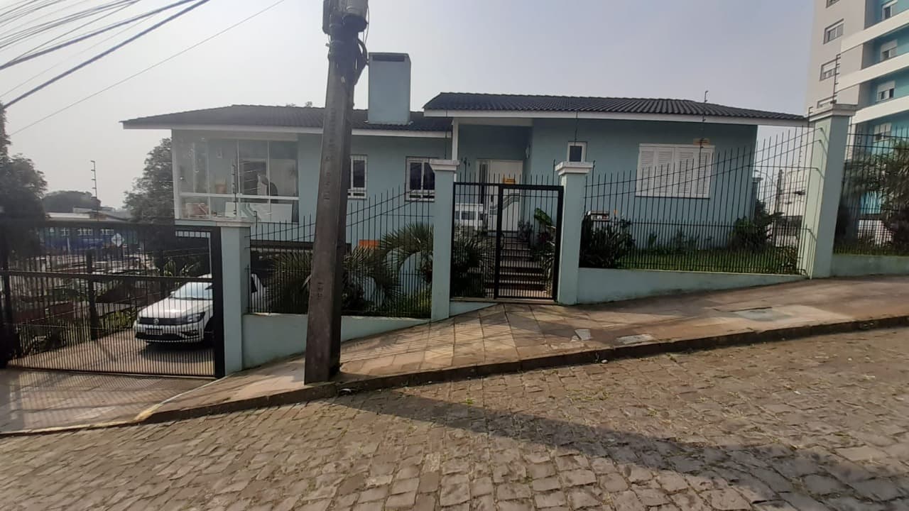 Venda de Casa em Caxias do Sul-RS, bairro Bela Vista