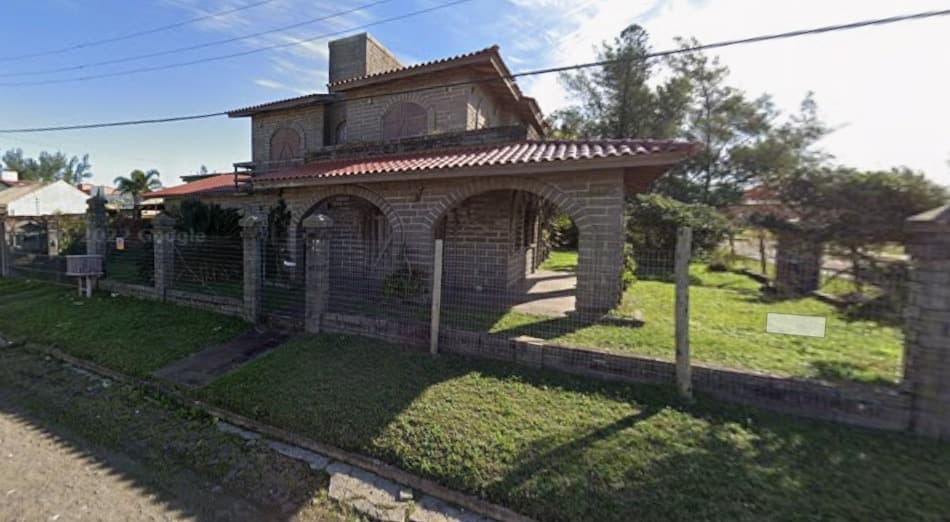 Venda de Casa em Xangri-lá-RS, bairro Noiva Do Mar