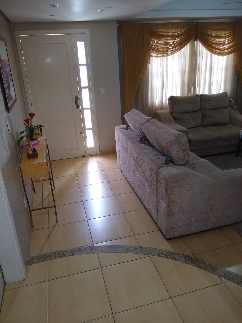 Venda de casa de 2 apavimentos em Caxias do Sul, bairro Desvio Rizzo