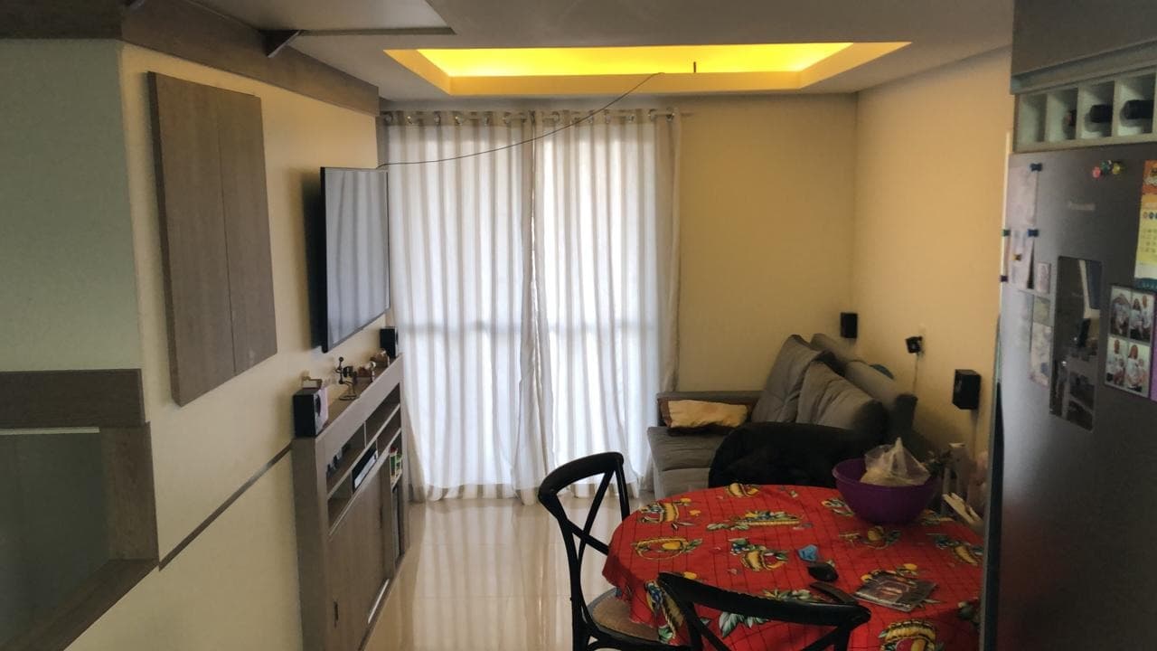 Venda de sobrado triplex semimobiliado em Caxias do Sul, bairro Bela Vista