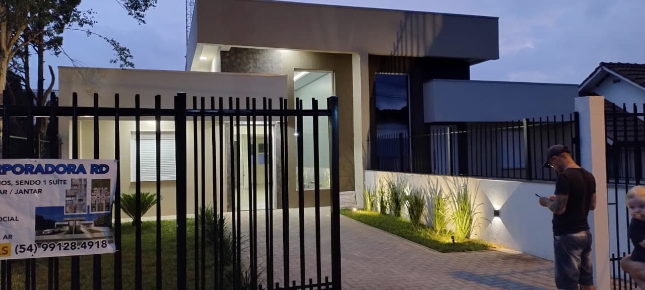 Venda de sobrado novo em Nova Petrópolis, bairro Vila Germânica
