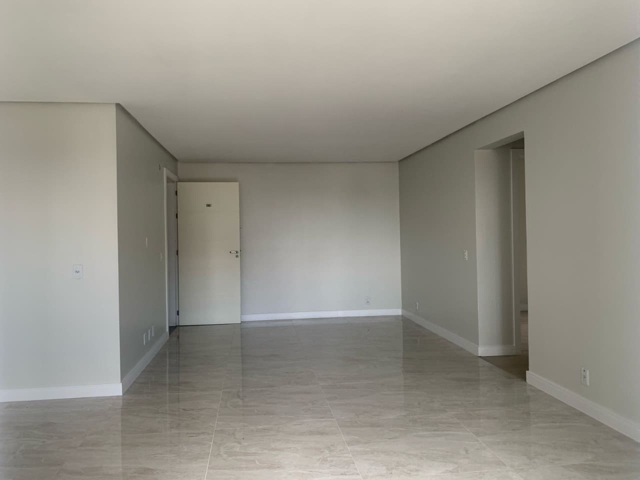 Apartamento a venda em Caxias do Sul, bairro Madureira
