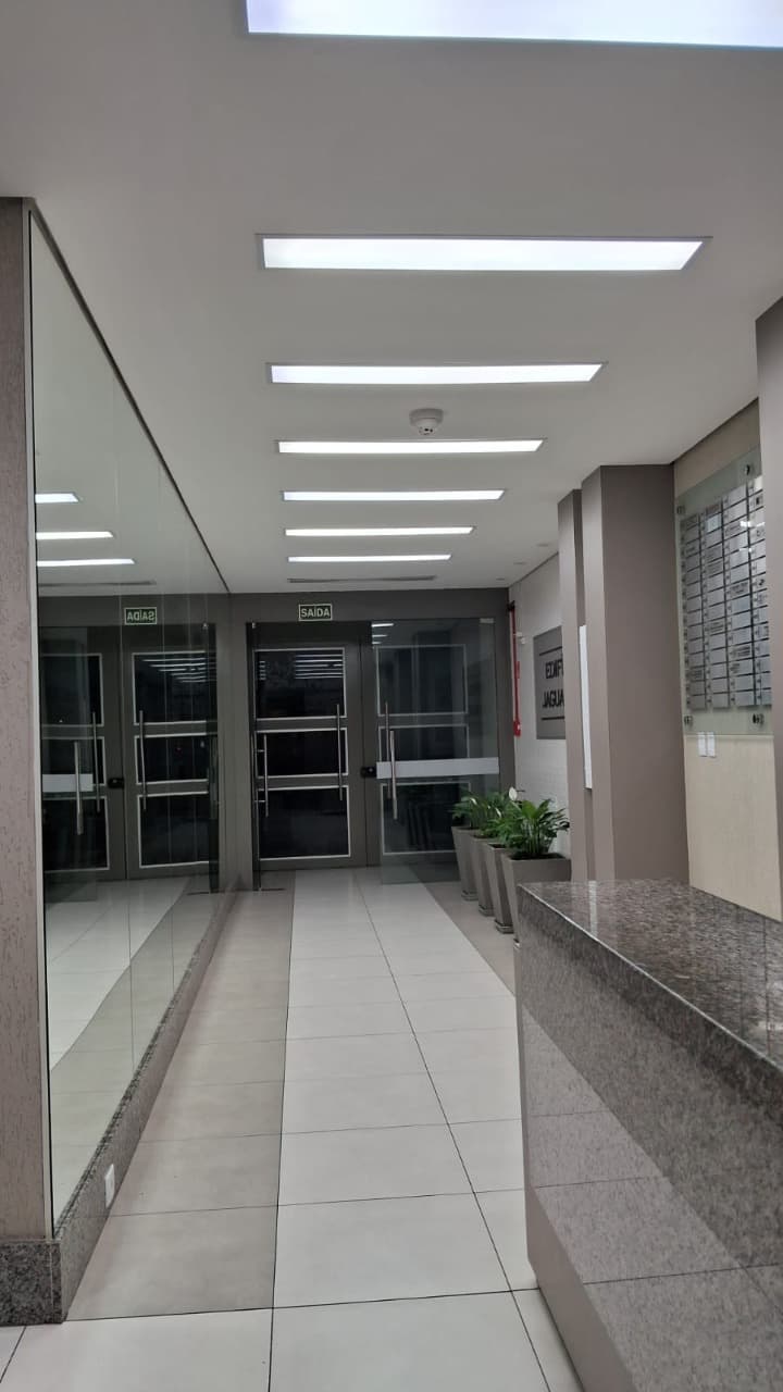 Sala comercial aérea a venda em Caxias do Sul, bairro Centro