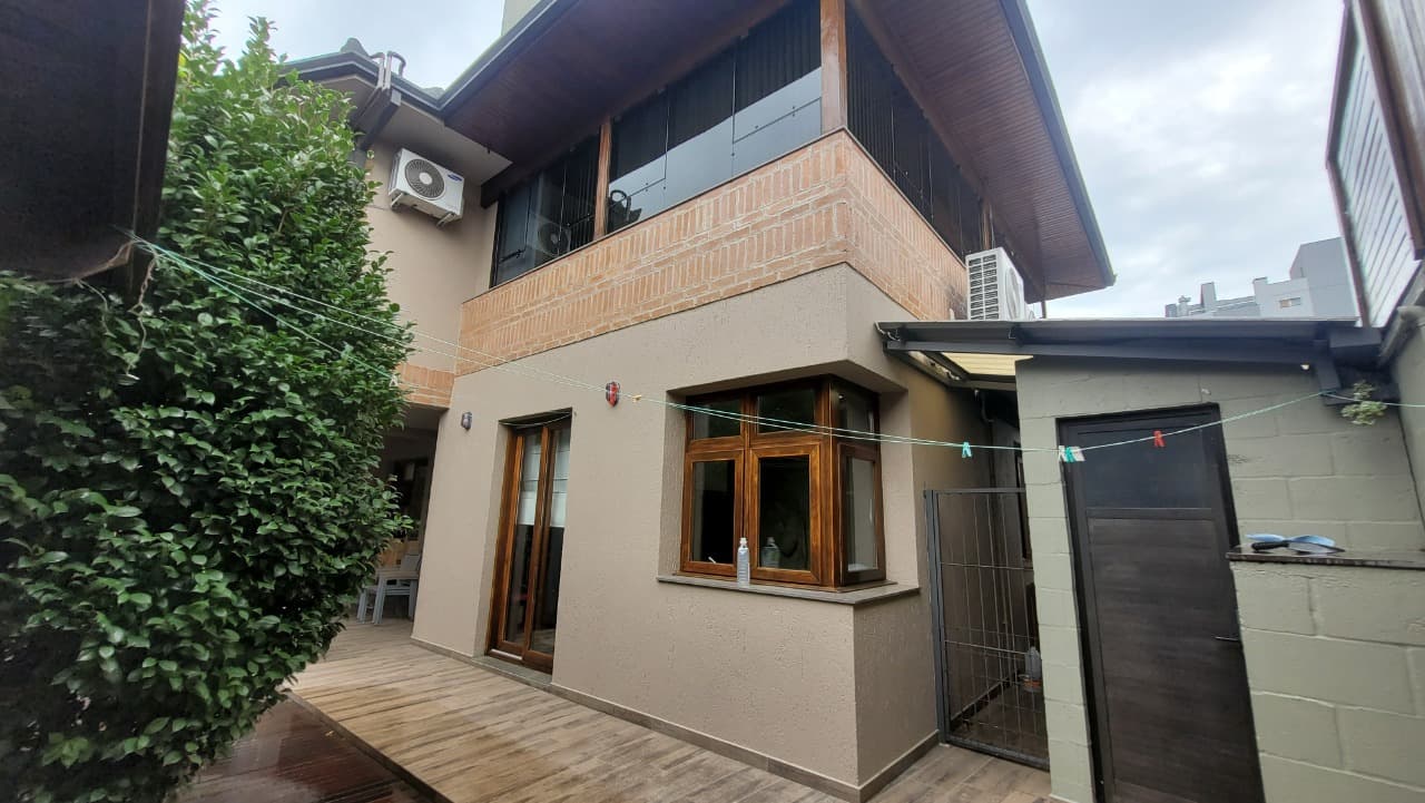 Casa a venda em Caxias do Sul, bairro Petrópolis