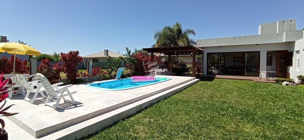 Venha curtir o verão com a Fulcher Imóveis em Balneário Bellatorres!!